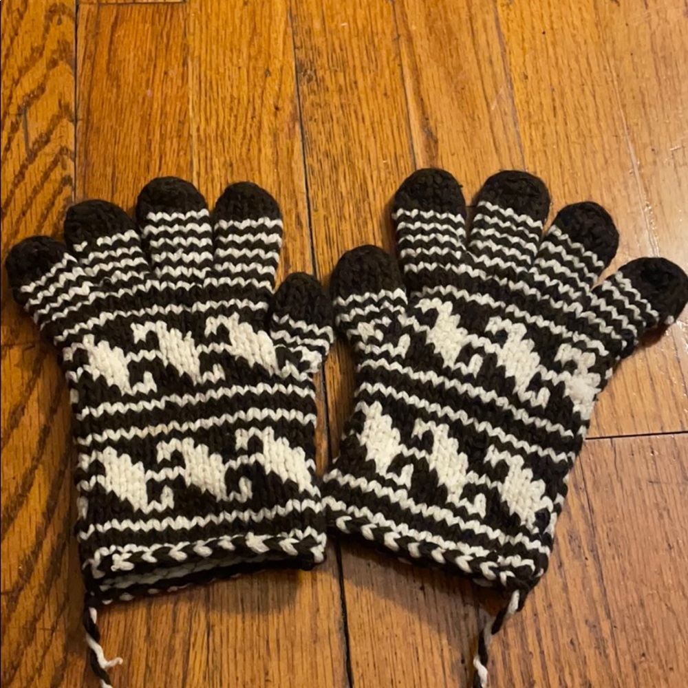 Gloves - Picture 4 of 4